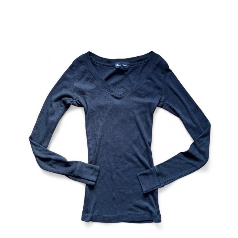 SOLD Slim V-Neck Long Sleeve Tee in black